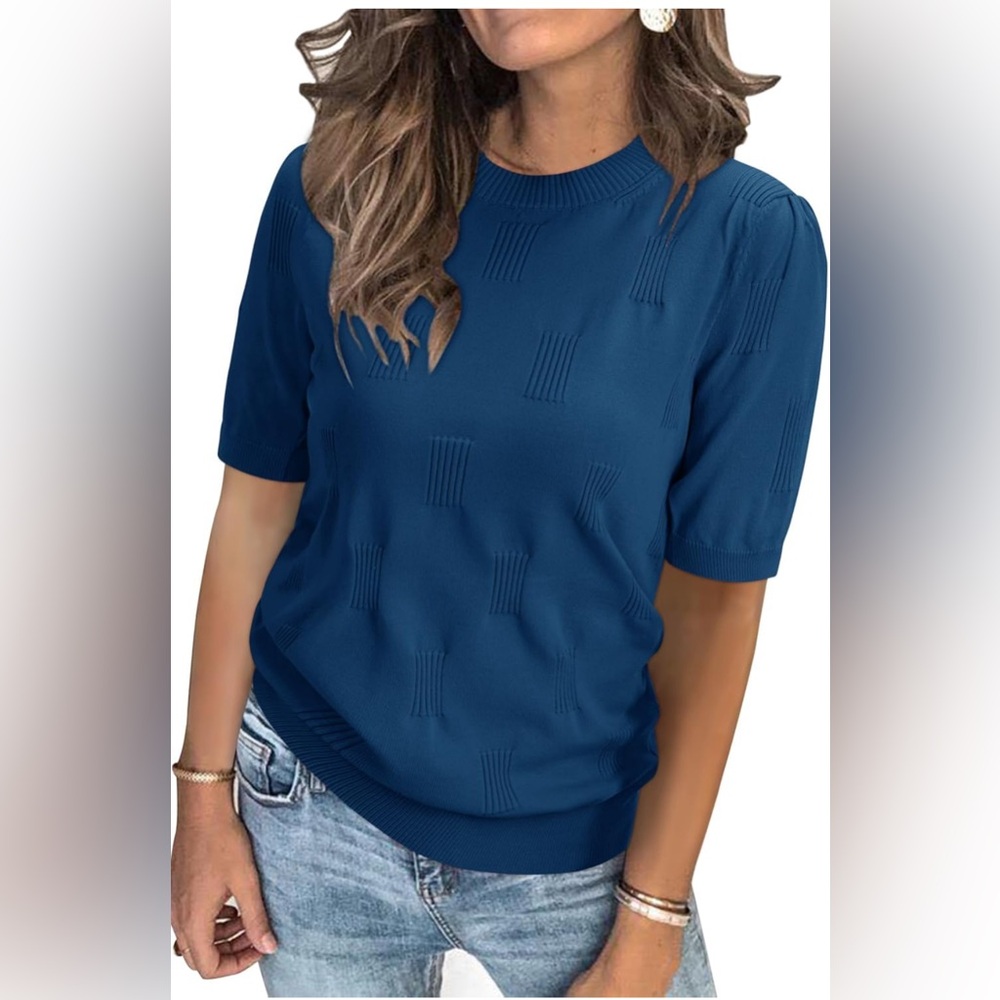 Chic Navy Women's Short Sleeve Top
